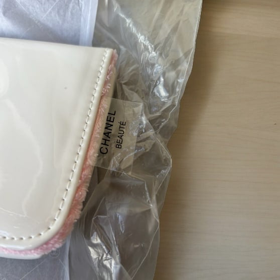 VIP/GWP White Logo Clutch Bag
