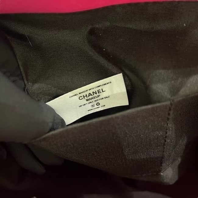 VIP/GWP Hot Pink Deauville Tote Bag with Bag