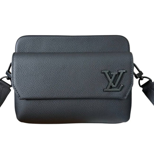 VIP/GWP Black Fastline Messenger Bag with Box