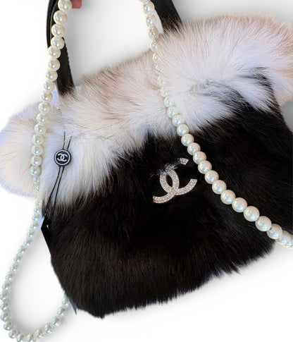 VIP/GWP Beige Bag with Box