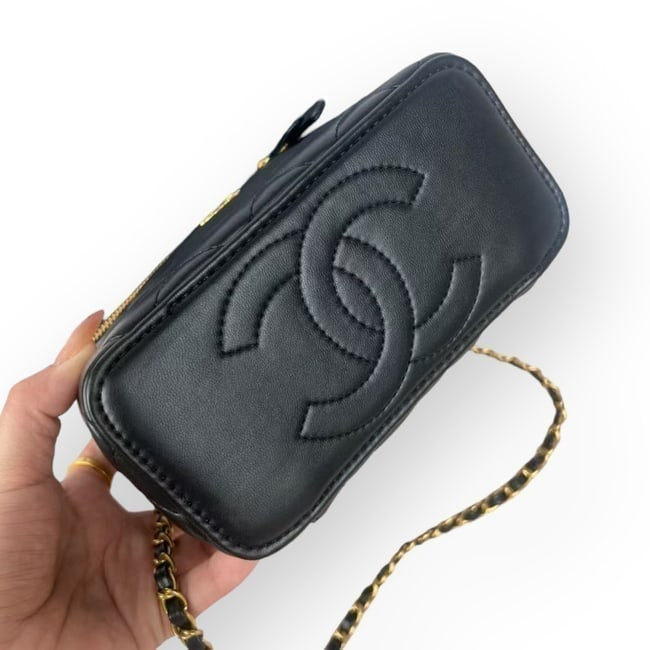 VIP/GWP Black Quilted Chain Top Handle Bag