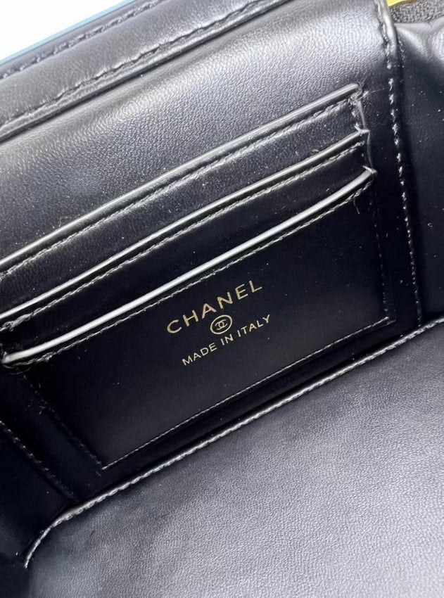 VIP/GWP Black Quilted Chain Top Handle Bag