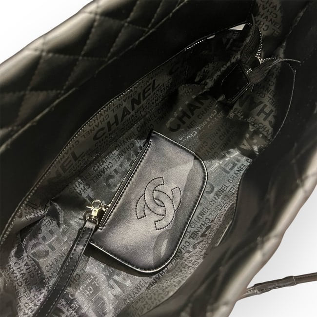 VIP/GWP Black Tote Bag with Gift Bag