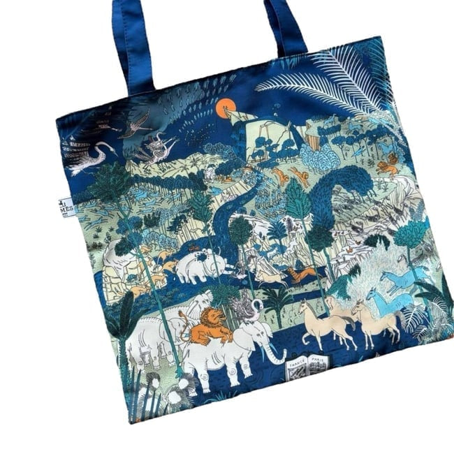 VIP/GWP Blue Animal Print Tote Bag