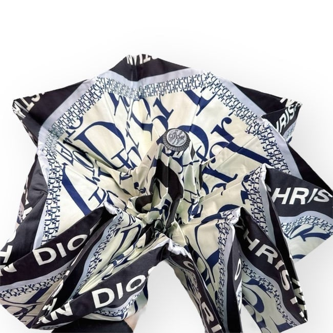 VIP/GWP White Logo Umbrella with Box