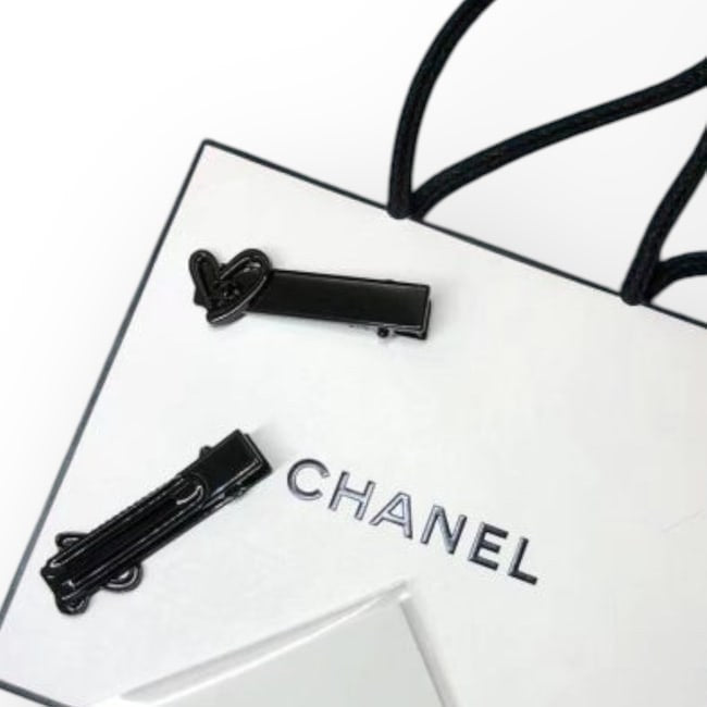 VIP/GWP Black 2Pc Heart Rectangle Hair Clips