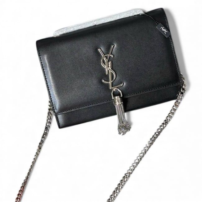 LOT 804 - image 1