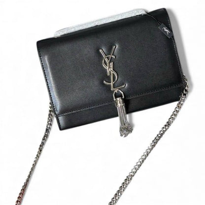 LOT 804 - image 1