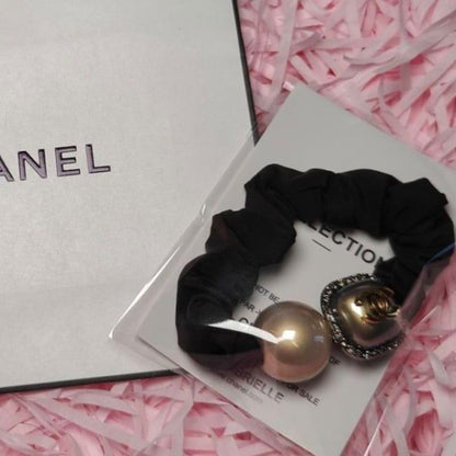 VIP/GWP Silver Pearl Hair Tie with Gift Bag