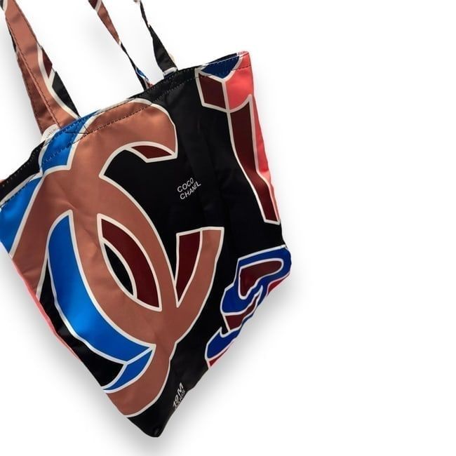 VIP/GWP Pink Chain Tote Bag