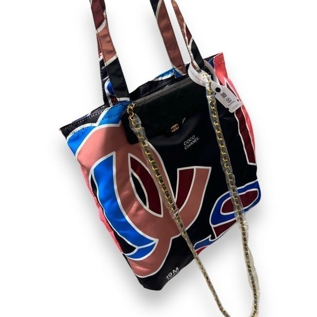 VIP/GWP Pink Chain Tote Bag