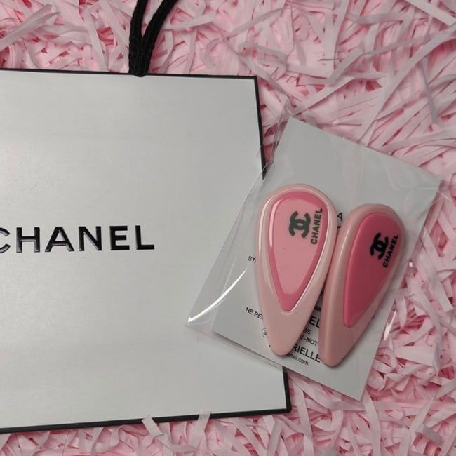 VIP/GWP Pink 2Pc Tear Drop Hair Clips with Bag