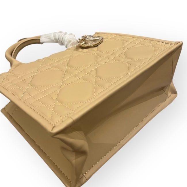 VIP/GWP Camel Tan Cannage Lady Bag with Box