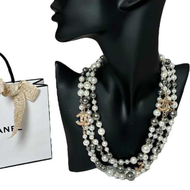 LOT 637 - image 2