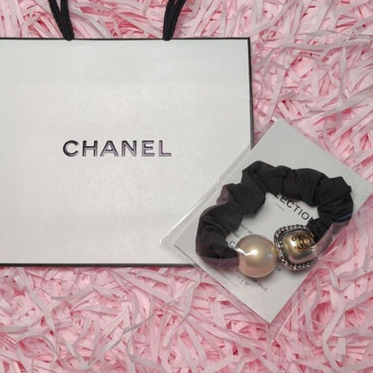 VIP/GWP Silver Pearl Hair Tie with Gift Bag