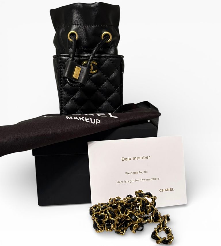 LOT 807 - image 2