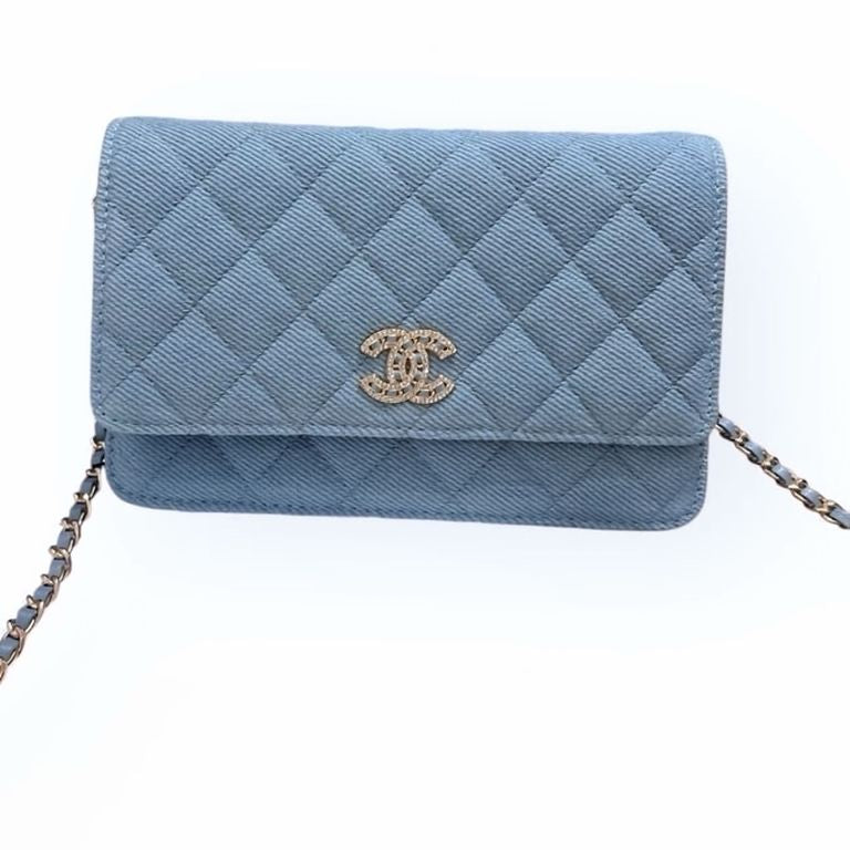 LOT 731 - image 2